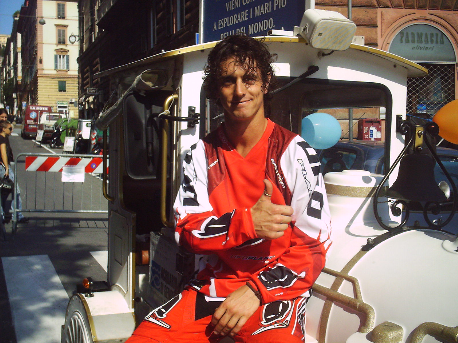 esibizione moto skate slalom2007 (9).JPG